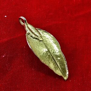 Vintage Gold Dipped Hawaiian Leaf Pendant